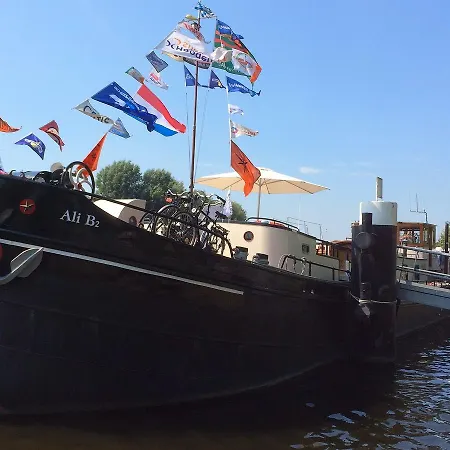 Hotelschip 'ali-b2' * Alphen aan den Rijn