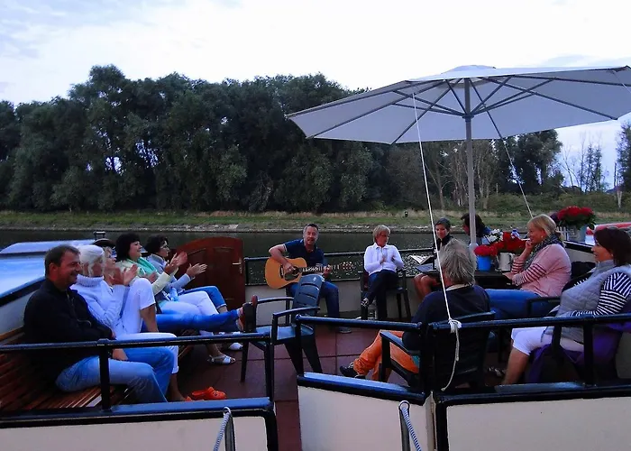 بوتيل B&boatel Alibii *